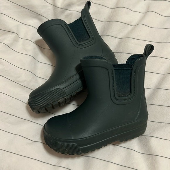 Gap Toddler Rainboots - Picture 1 of 3